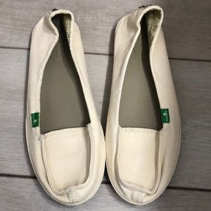 Sanuk sidewalk sandals size 9